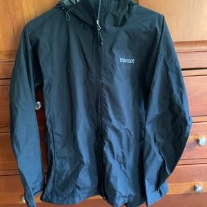 Marmot Women’s size Medium waterproof Gortex hooded rain jacket.